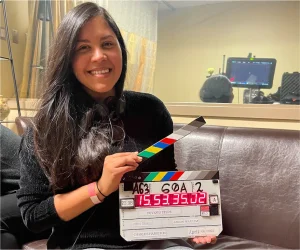 Mariannjely Marval on set